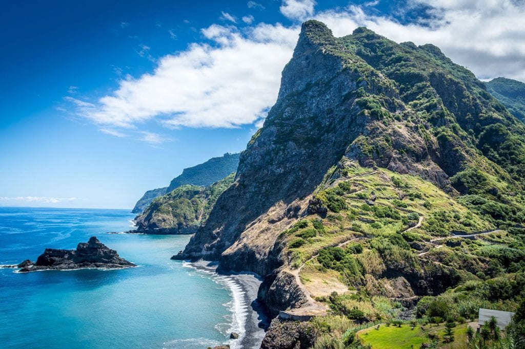 Obrazek posiada pusty atrybut alt; plik o nazwie Funchal-sea-1024x682.jpg