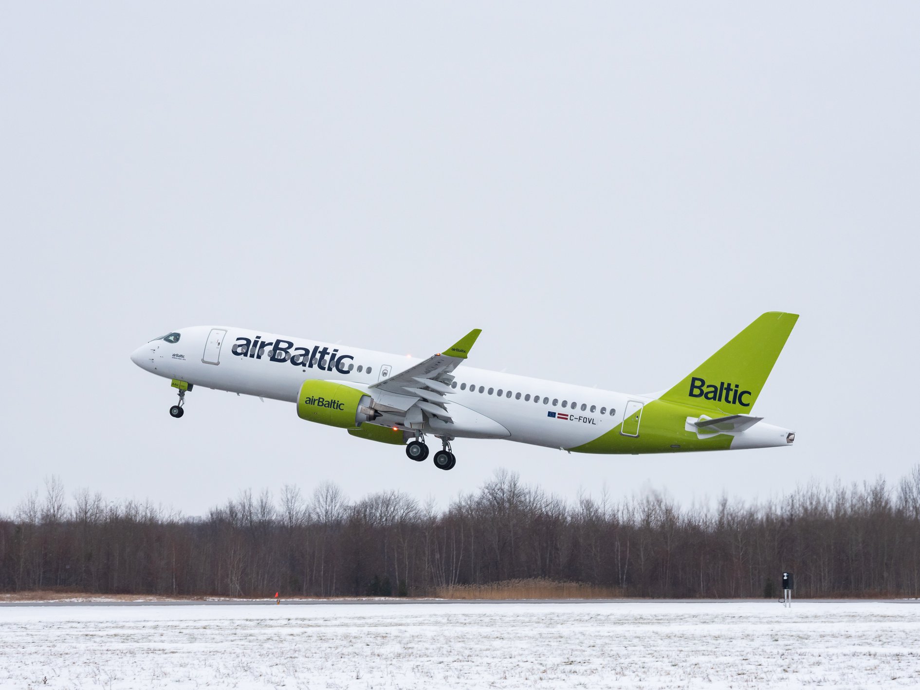 Air baltic. Airbus a220-300 AIRBALTIC. Air Baltic Estonia a220. AIRBALTIC ливрея. Авиакомпании Латвии.