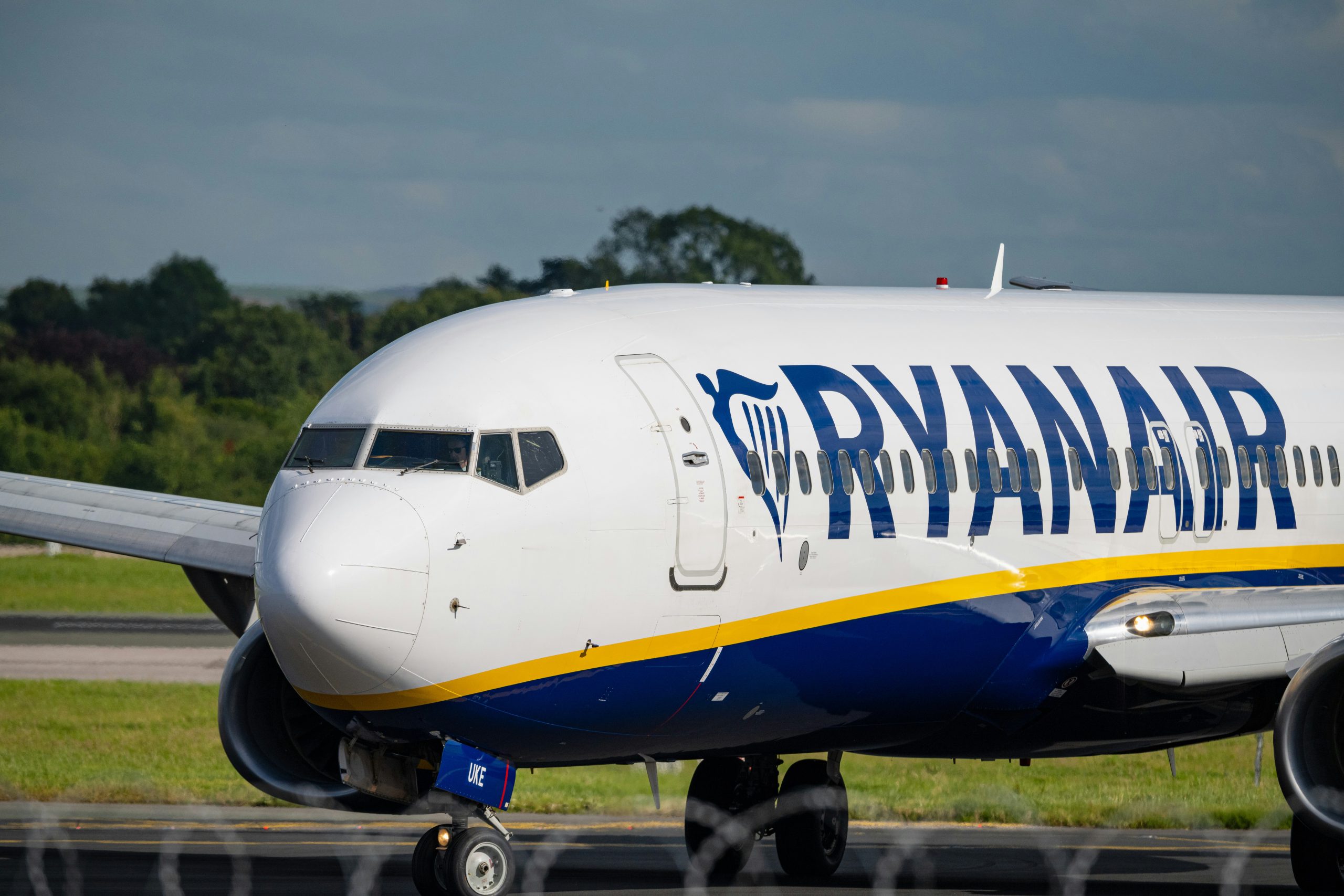 ryanair zmniejsza czestotliwosc lotww z krakowa do rygi i pragi