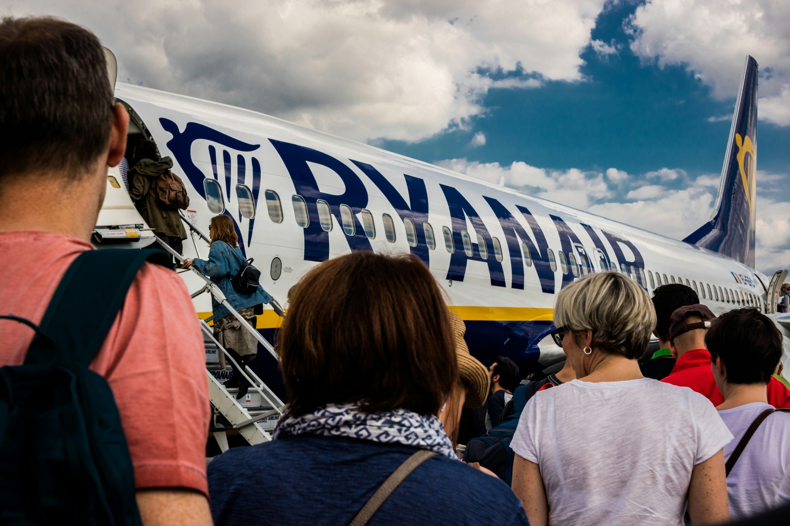 Ryanair: od teraz za bilety lotnicze można zapłacić również blikiem